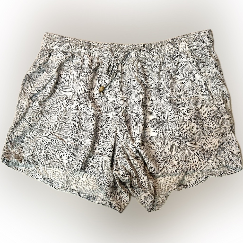 Old Navy Black and White Patterned Shorts | Sz M